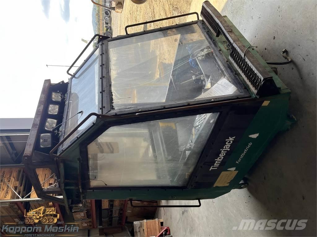 Timberjack 1270 驾驶室与内部