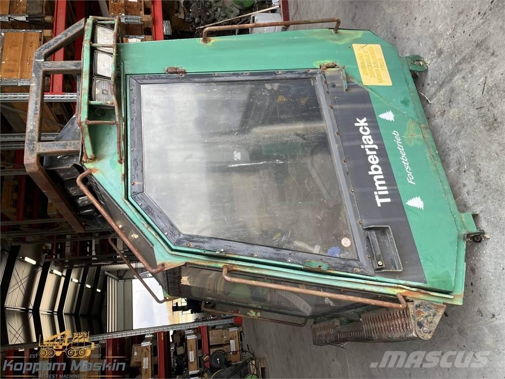 Timberjack 1270 驾驶室与内部