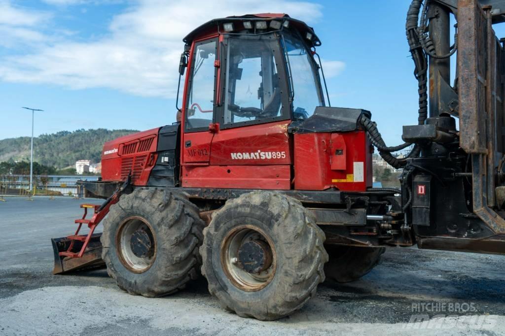 Komatsu 895.1 - 8WD 集运机