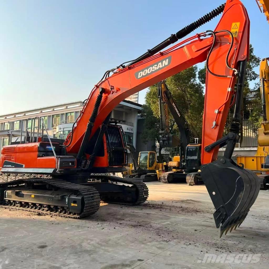 Doosan DX225LC-9C 中型挖掘机