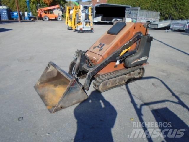 Ditch Witch SK 650 滑移装载机