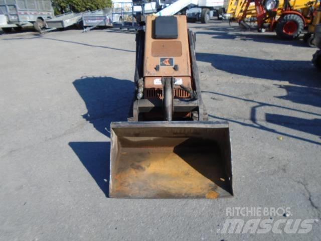 Ditch Witch SK 650 滑移装载机