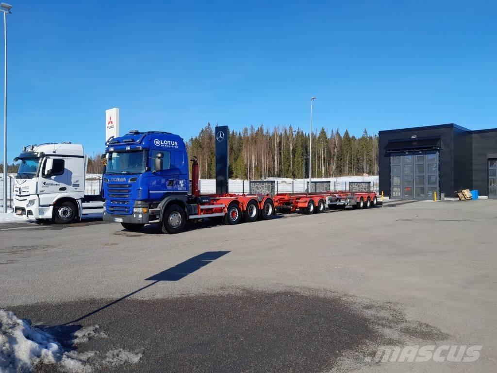 Scania R 560 8x4 牵引车