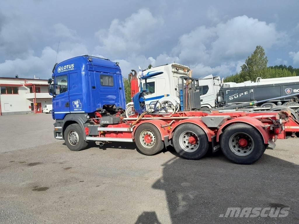 Scania R 560 8x4 牵引车