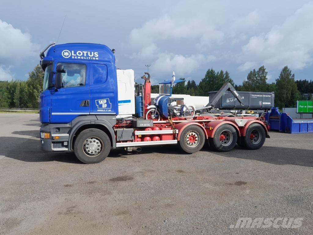 Scania R 560 8x4 牵引车