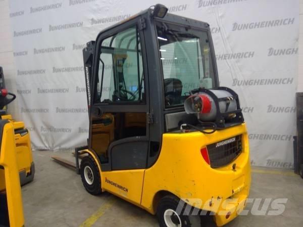 Jungheinrich TFG 320 天然气叉车