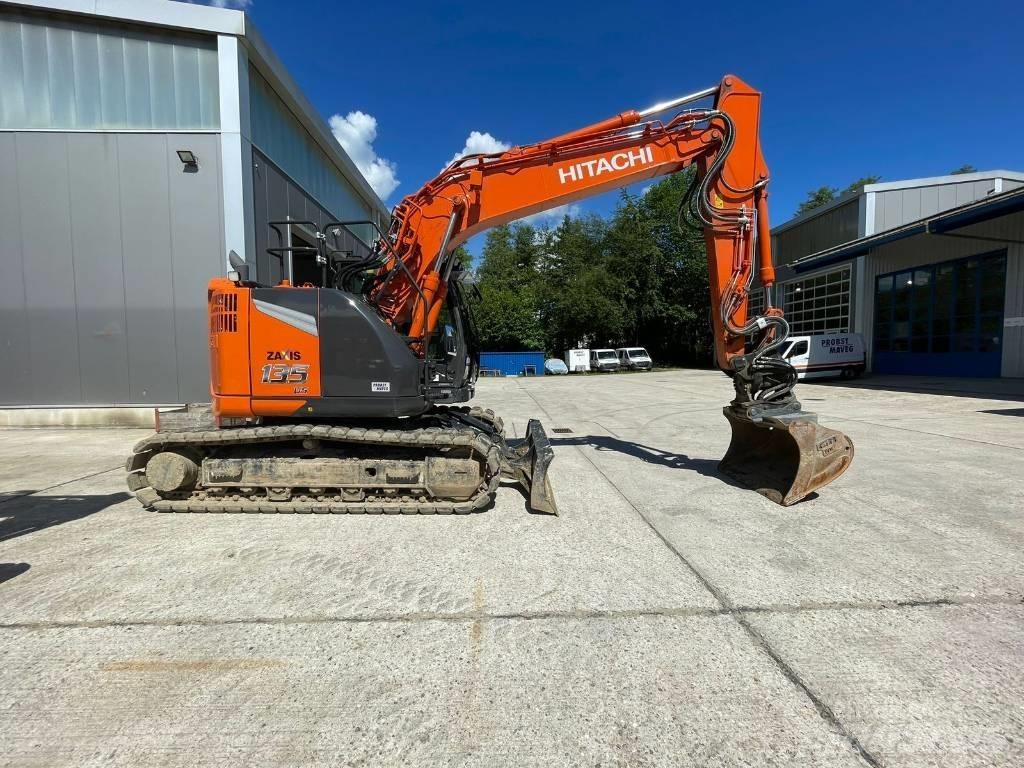 Hitachi ZX135US 履带挖掘机