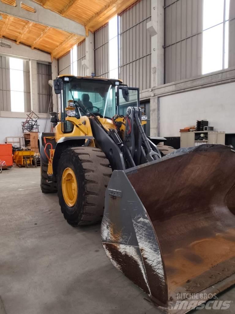 Volvo Volvo L120H 小型装载机