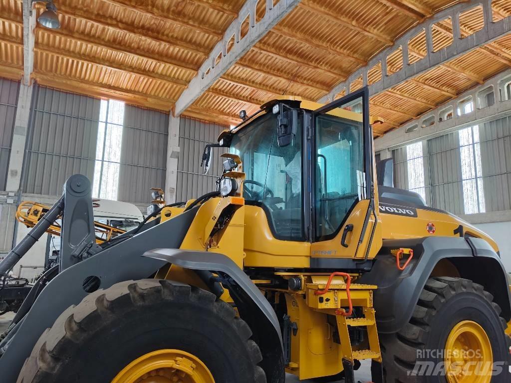 Volvo Volvo L120H 小型装载机