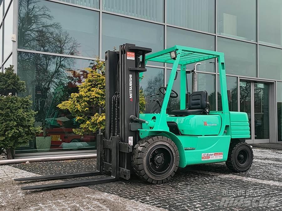 Mitsubishi DP30 柴油叉车