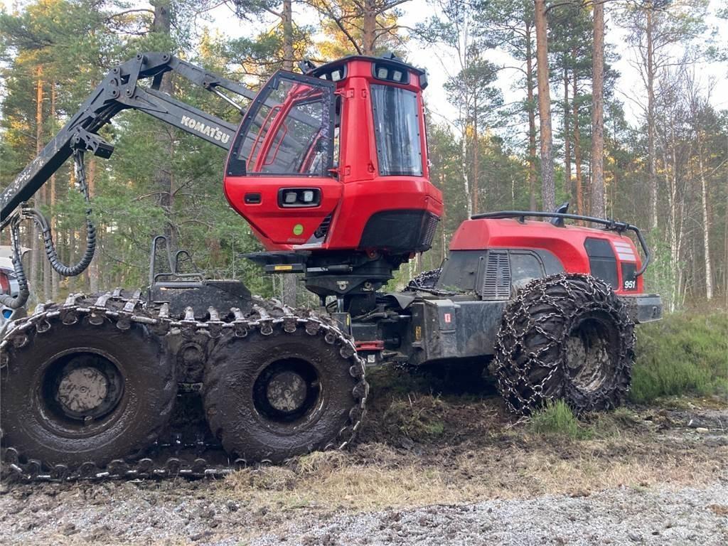 Komatsu 951 收割机