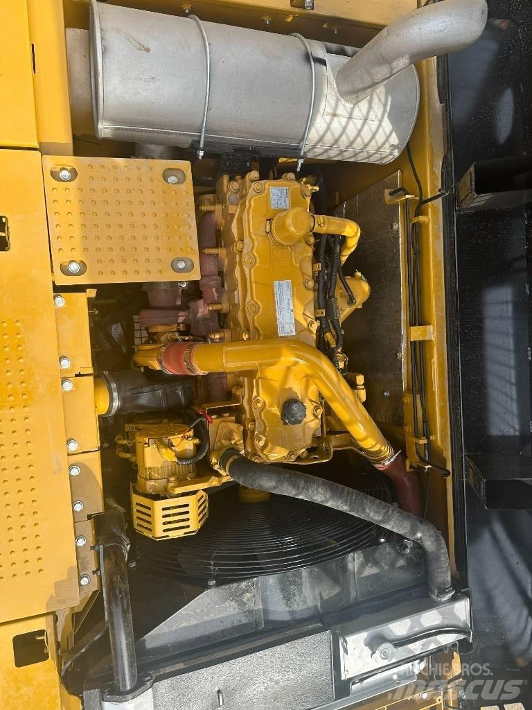 CAT CAT330 中型挖掘机