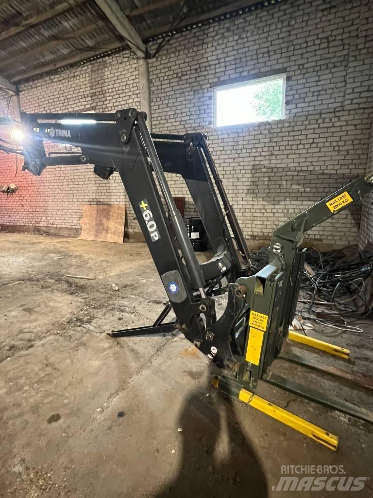 CLAAS Axion 840 拖拉机/农用车