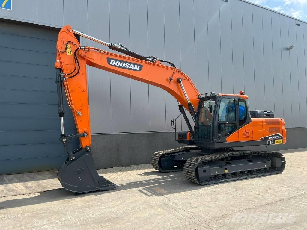 Doosan DX 225 LC-7M 履带挖掘机