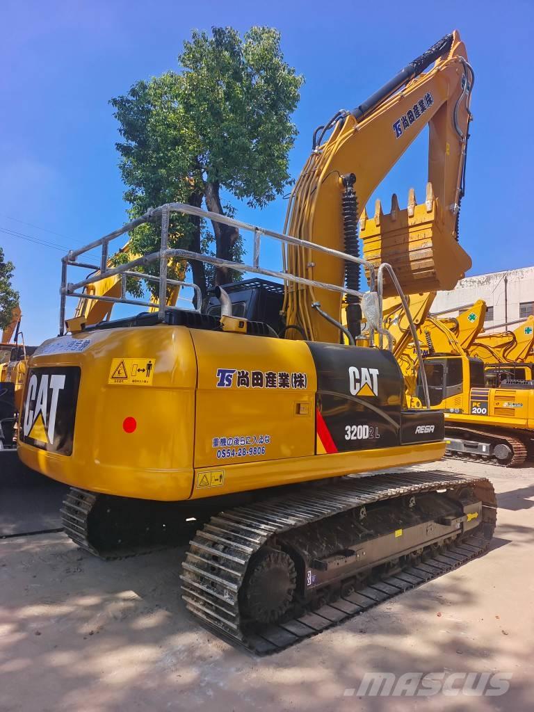 CAT 320 D2L 履带挖掘机