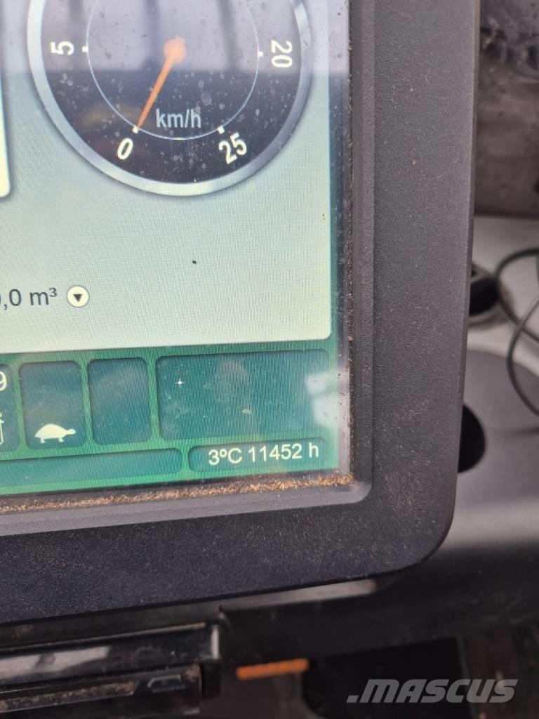 John Deere 1210 G 集运机