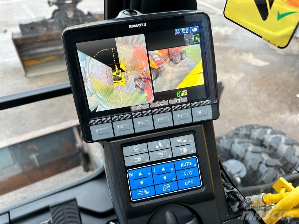 Komatsu PW160-11 轮式挖掘机