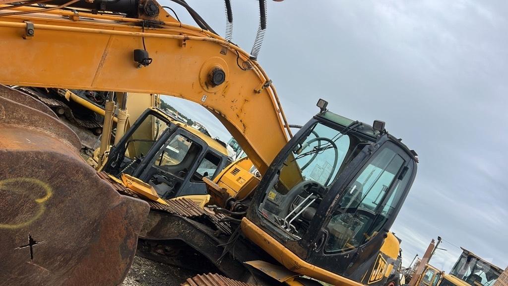 JCB 220 发动机