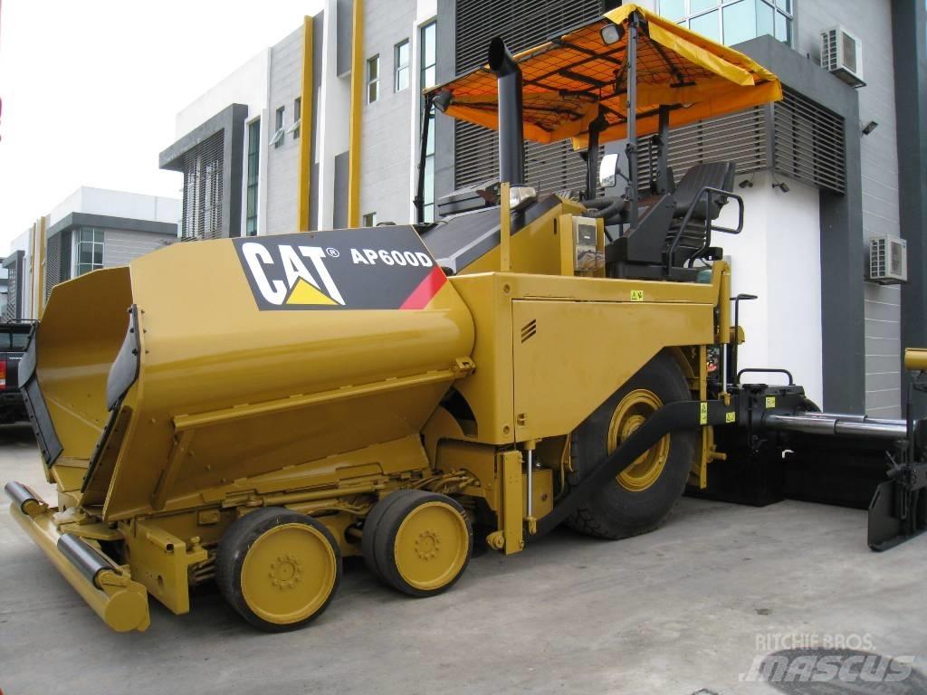 CAT AP 600 D 沥青摊铺机
