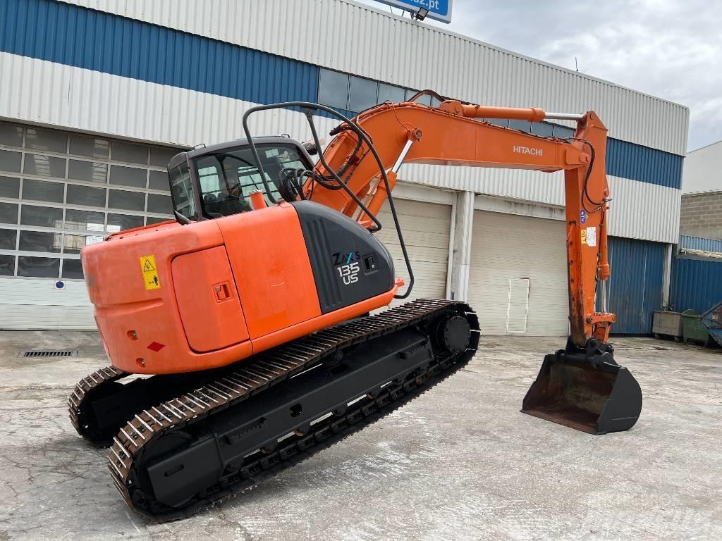 Hitachi ZX 135 US 履带挖掘机