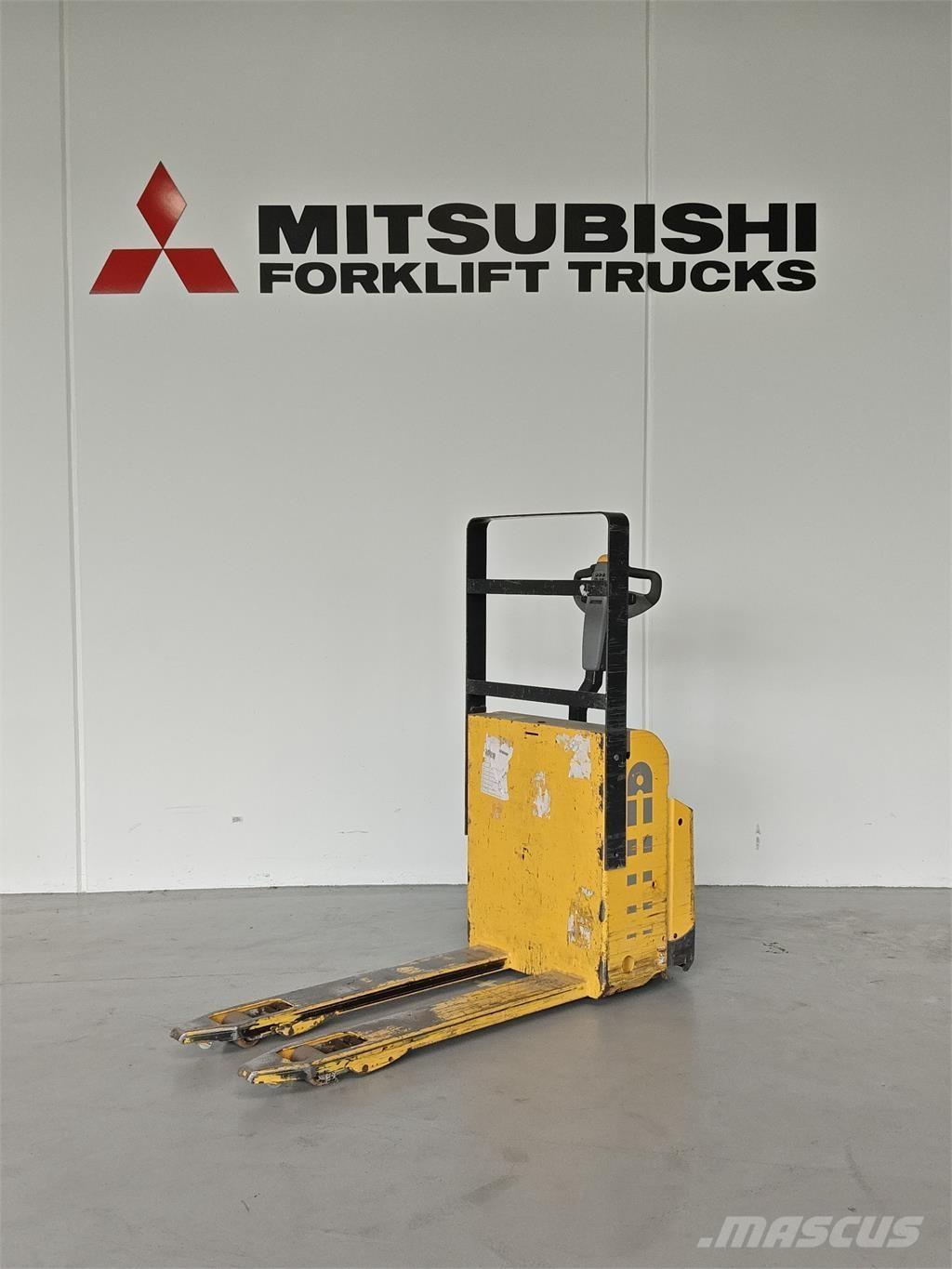 Atlet PLL180 手推堆垛车