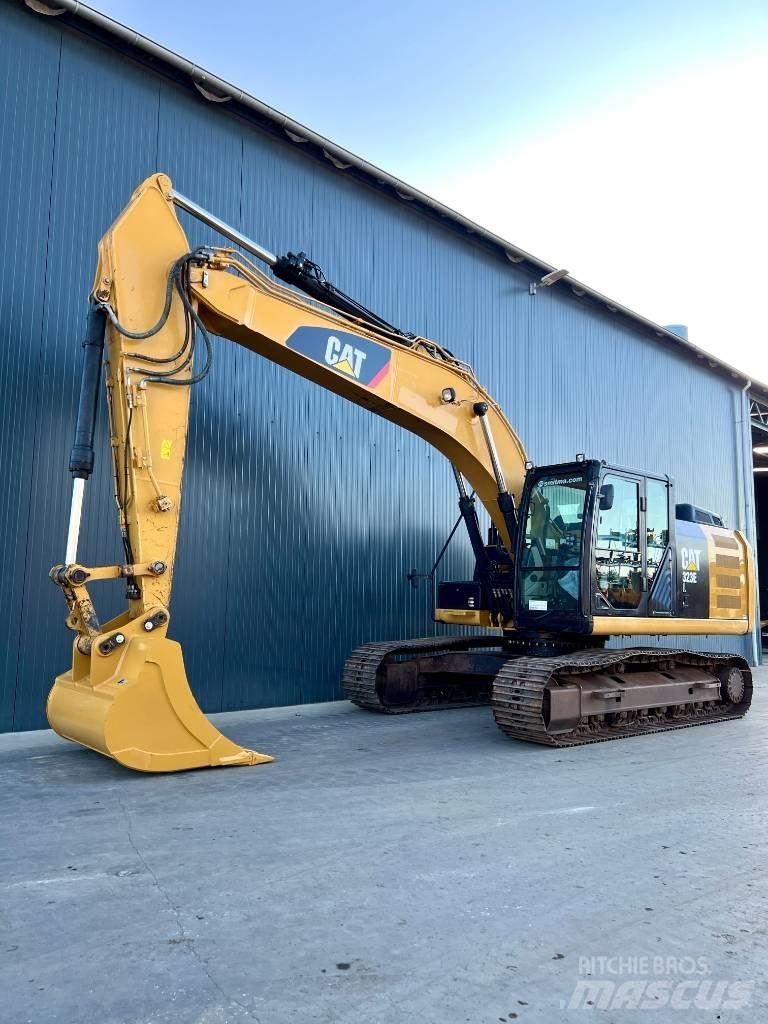 CAT 323E L 履带挖掘机