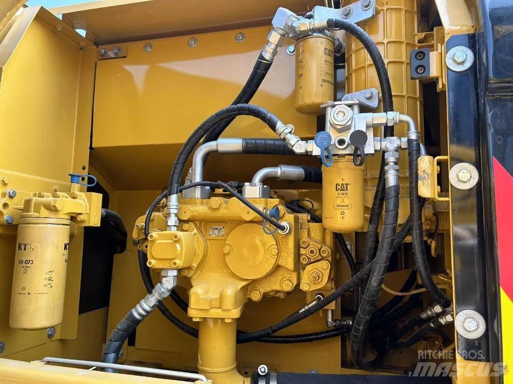 CAT 320D2 中型挖掘机
