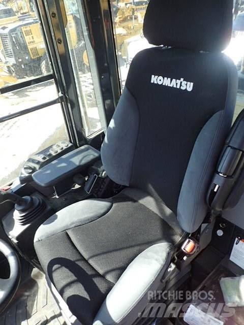 Komatsu WA320-8 轮式装载机