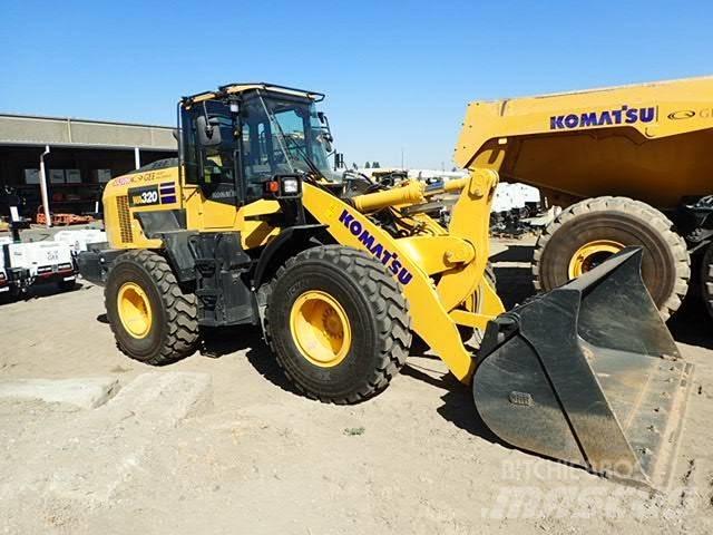 Komatsu WA320-8 轮式装载机