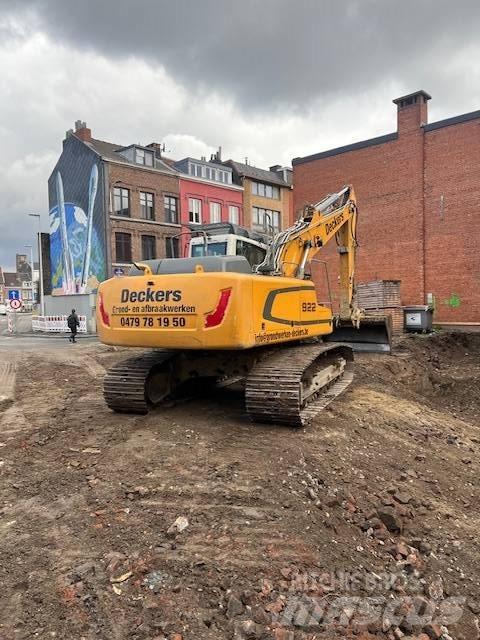 Liebherr 922 履带挖掘机