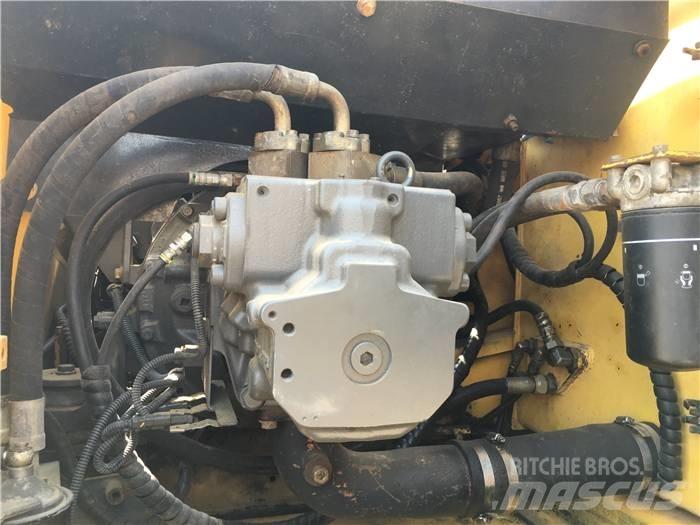 Komatsu PC 200-7 履带挖掘机