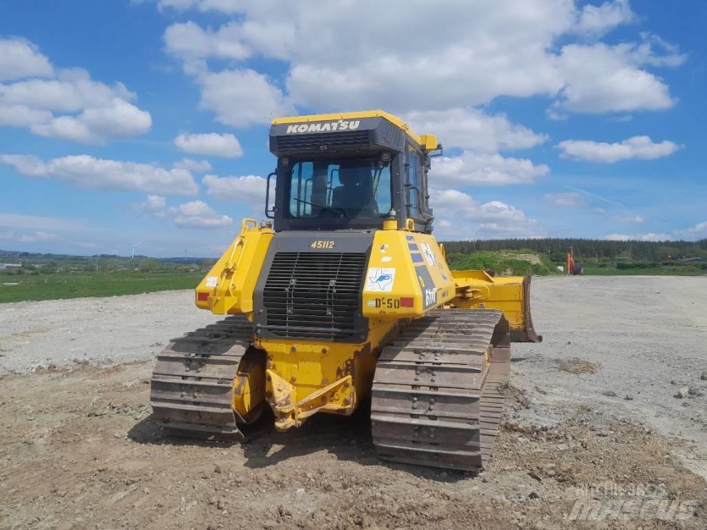 Komatsu D61 PX-24 履带式推土机