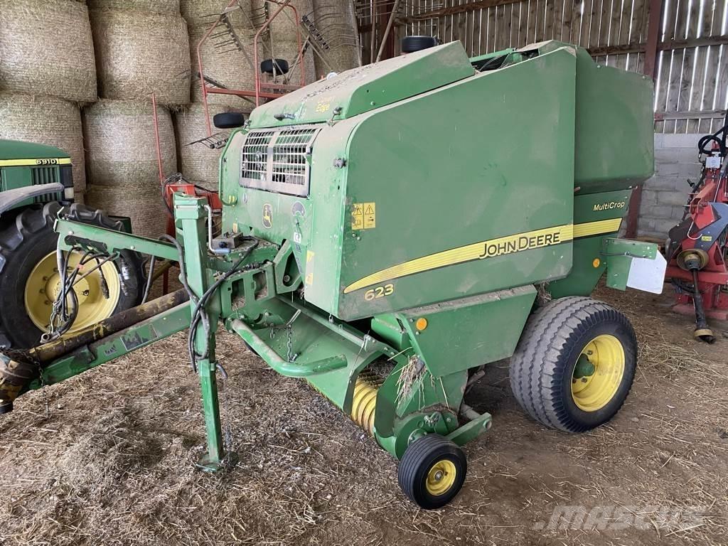 John Deere 623 圆捆打捆机