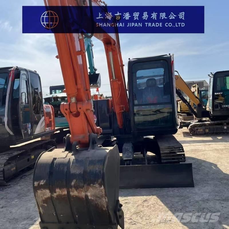 Hitachi ZX 70 中型挖掘机