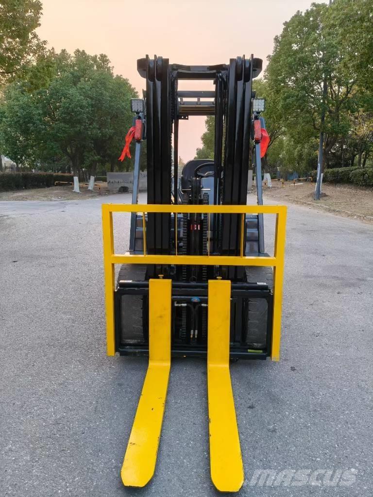 Komatsu 3.5t 柴油叉车
