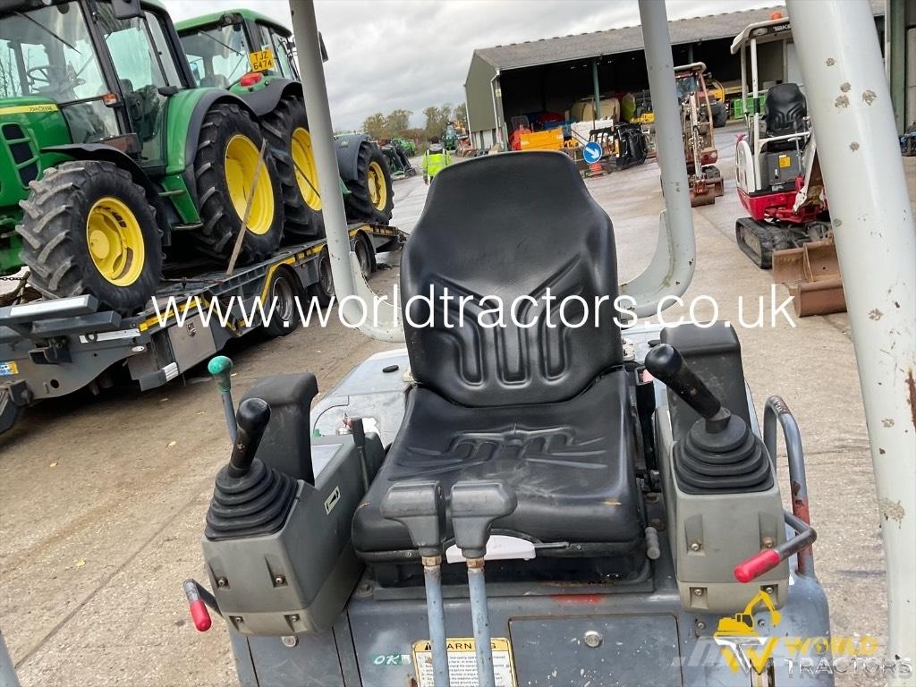 Takeuchi TB 219 小型挖掘机