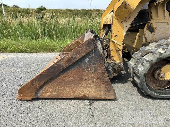 CAT 239D 履带式装载机