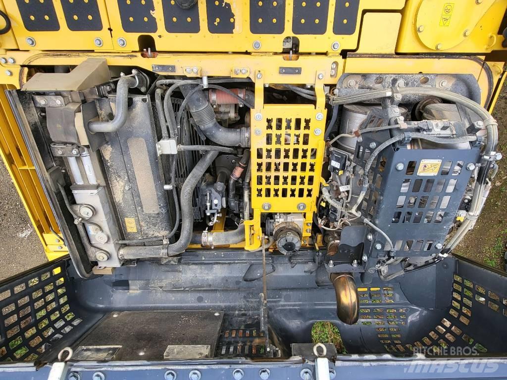 Komatsu PC240NLC-11 履带挖掘机