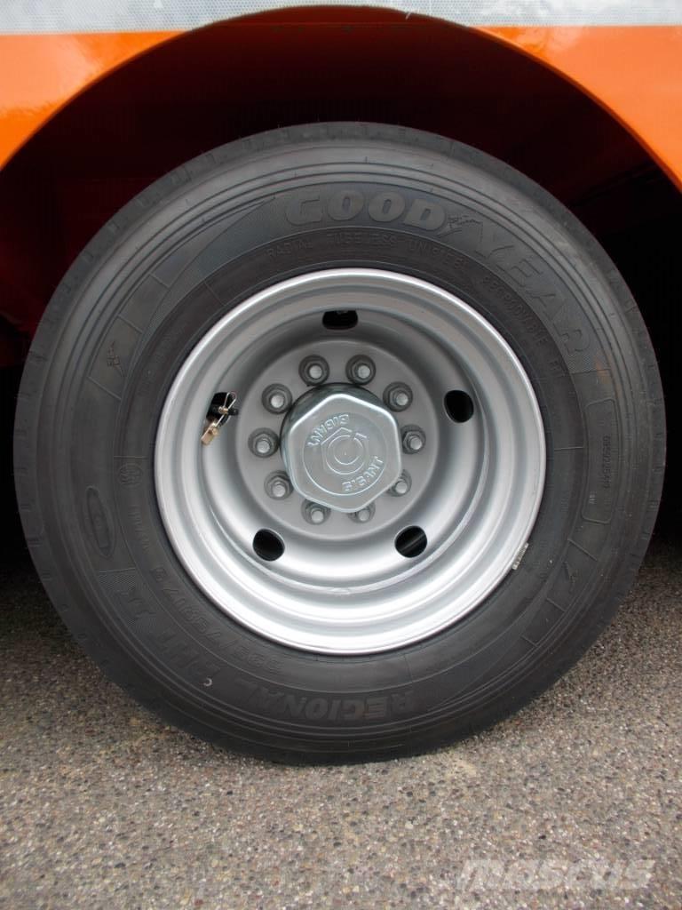  TSR 4.SON-2N 低平板半挂车