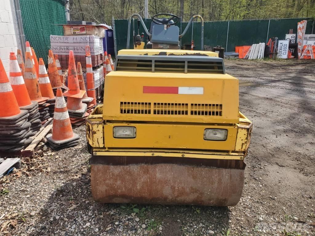 Bomag BW121 AD-2 双轮压路机