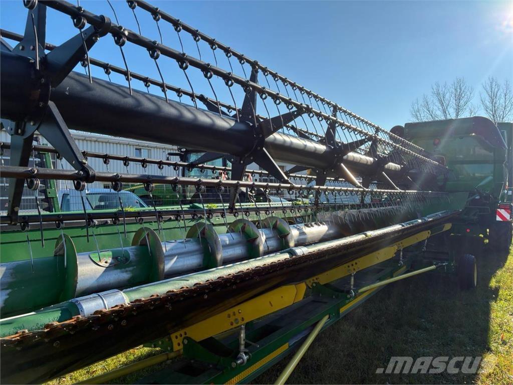 John Deere S680 联合收割机