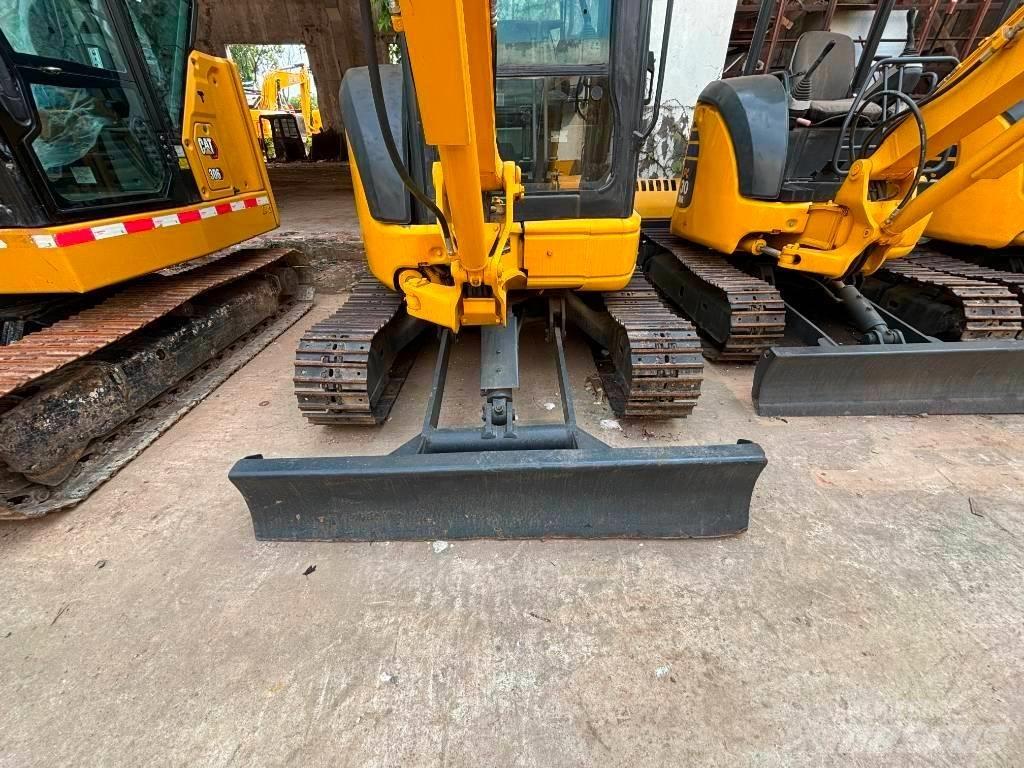 Komatsu PC35MR 小型挖掘机