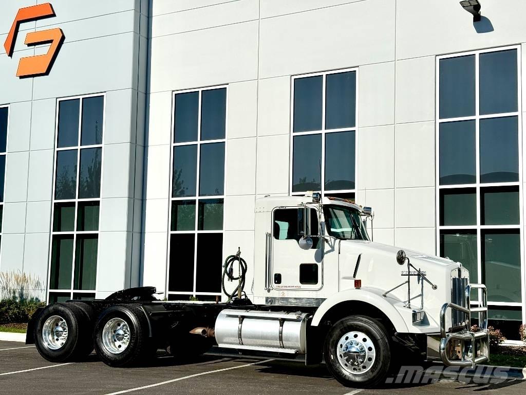 Kenworth T 800 牵引车