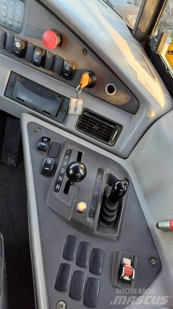 Volvo A 25 F 铰接式自卸车