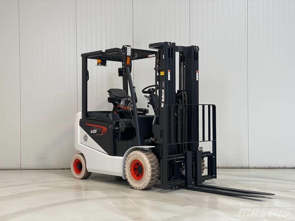 Bobcat B25NS 电动叉车
