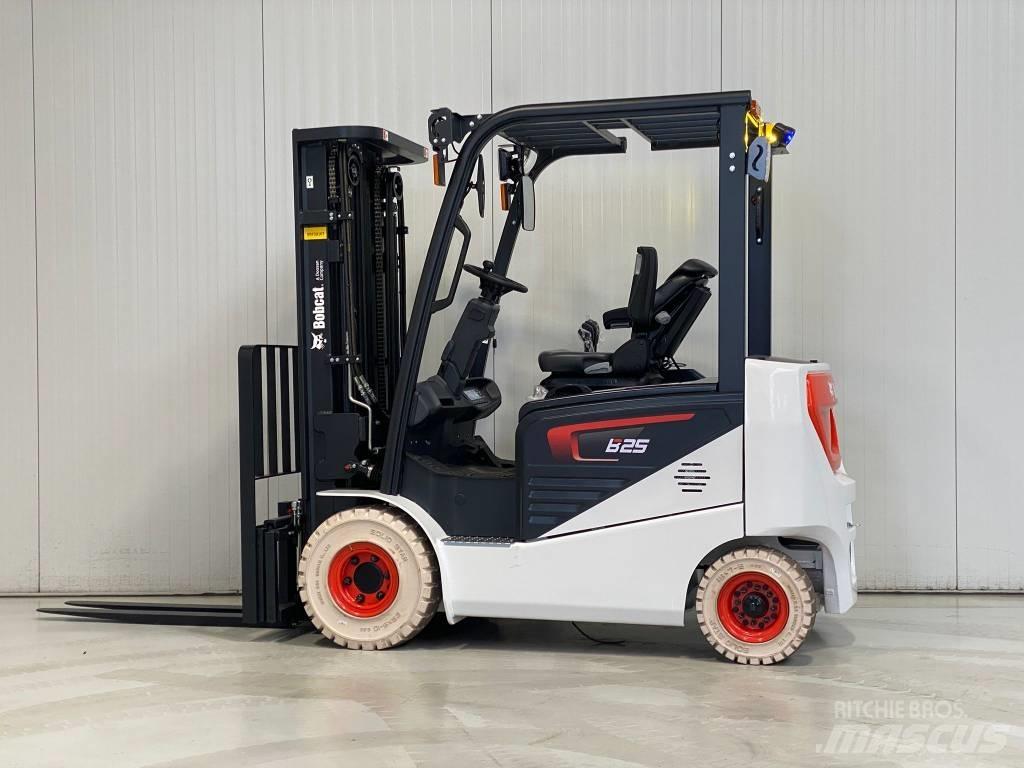 Bobcat B25NS 电动叉车
