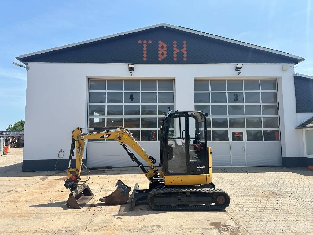 CAT 302.7 D CR 小型挖掘机