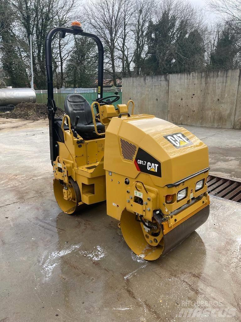 CAT CB 1.7 双轮压路机