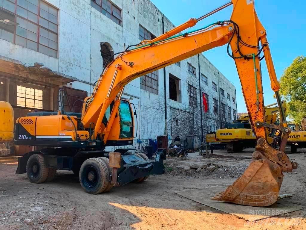 Hyundai R210W-9 履带挖掘机