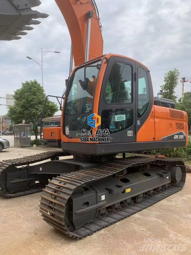 Develon DX 215 中型挖掘机